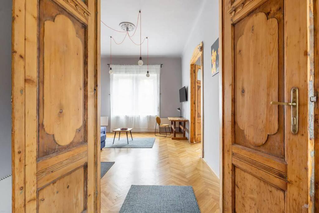 Elegant And Modern In The Centre Apartamento